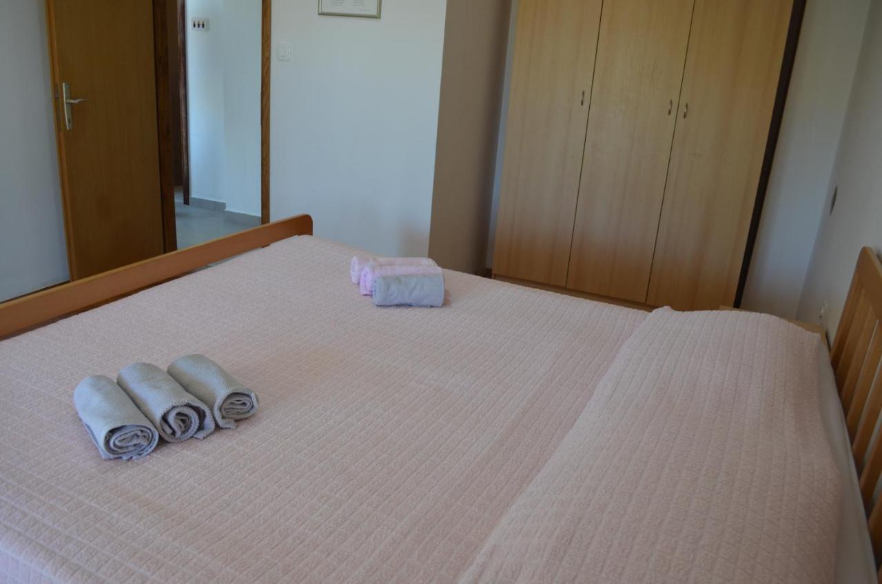 Apartments Mare Malinska Ngoại thất bức ảnh