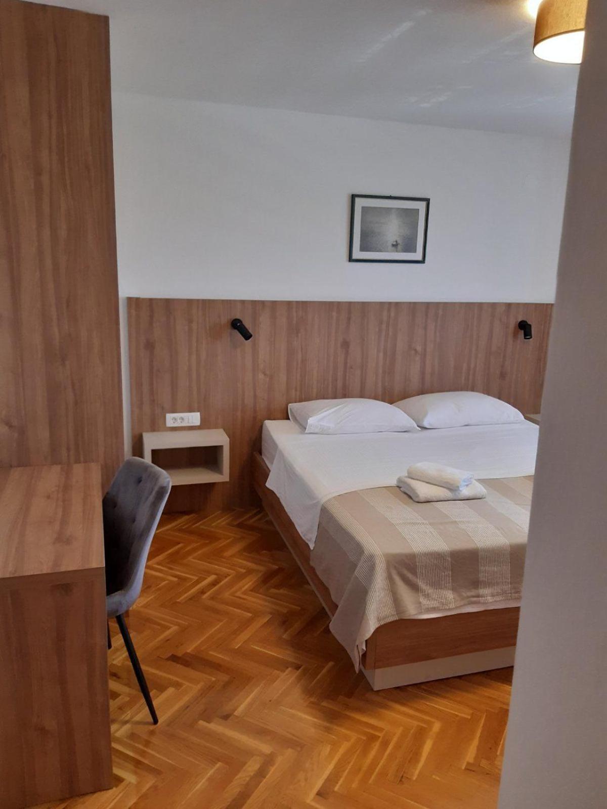 Apartments Mare Malinska Ngoại thất bức ảnh