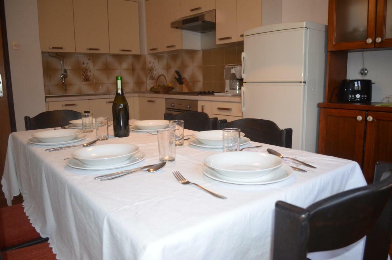 Apartments Mare Malinska Ngoại thất bức ảnh