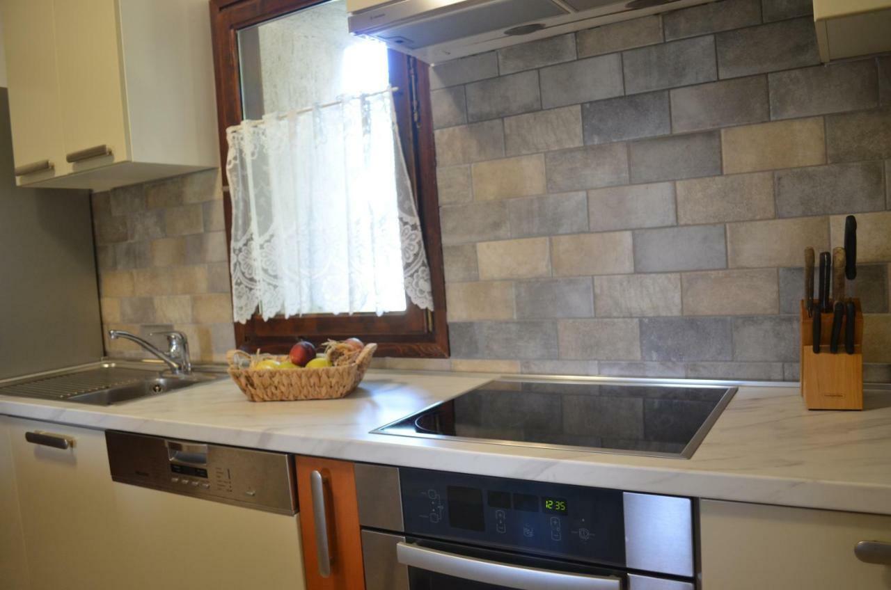 Apartments Mare Malinska Ngoại thất bức ảnh