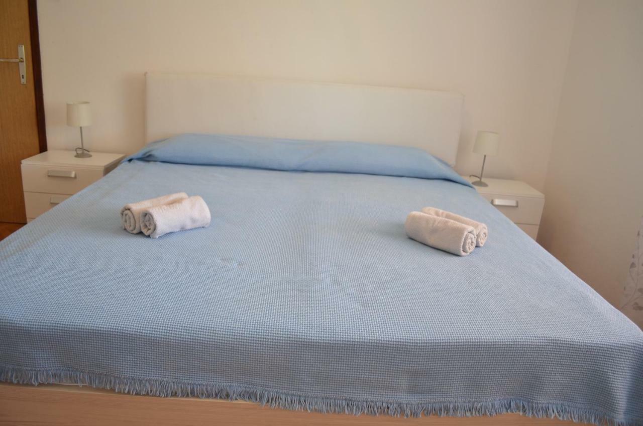 Apartments Mare Malinska Ngoại thất bức ảnh